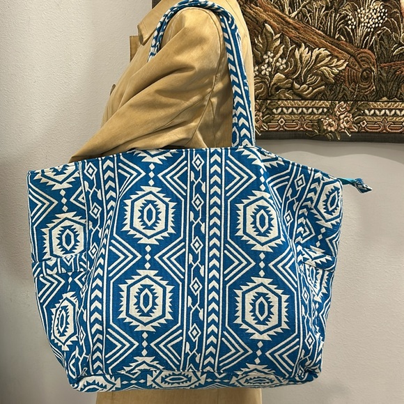 ANTIK KRAFT Blue & White Tote/Bag. - Picture 2 of 12